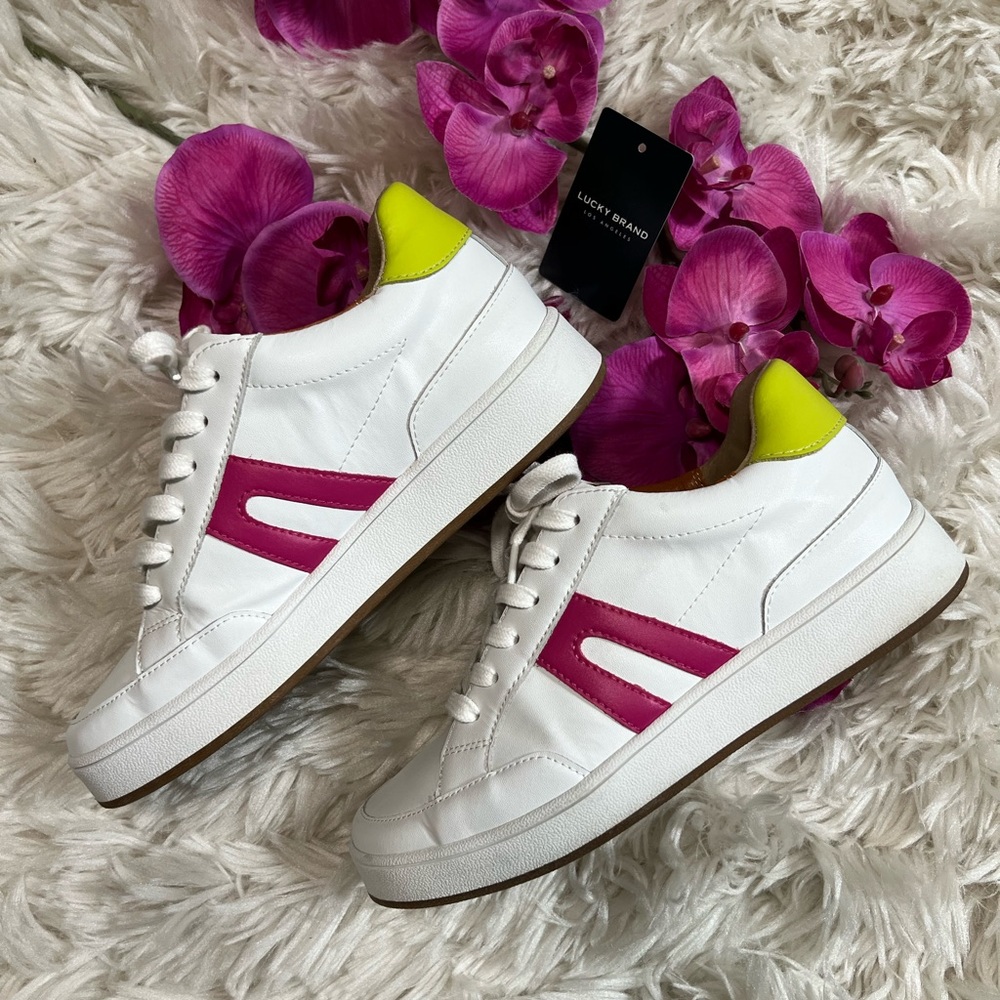 🌸Lucky Brand white leather sneakers